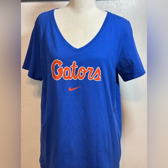 Nike Women's Blue Gators Tee - Picture 2 of 8